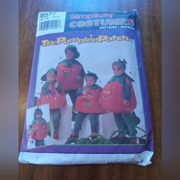 Simplicity Sewing Pattern 8577 Kid's Pumpkin Costumes Size Small-Large - Picture 1 of 1